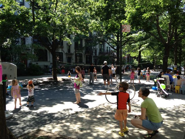 block-party-volleyball